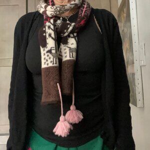 Tait and Style 100% wool scarf